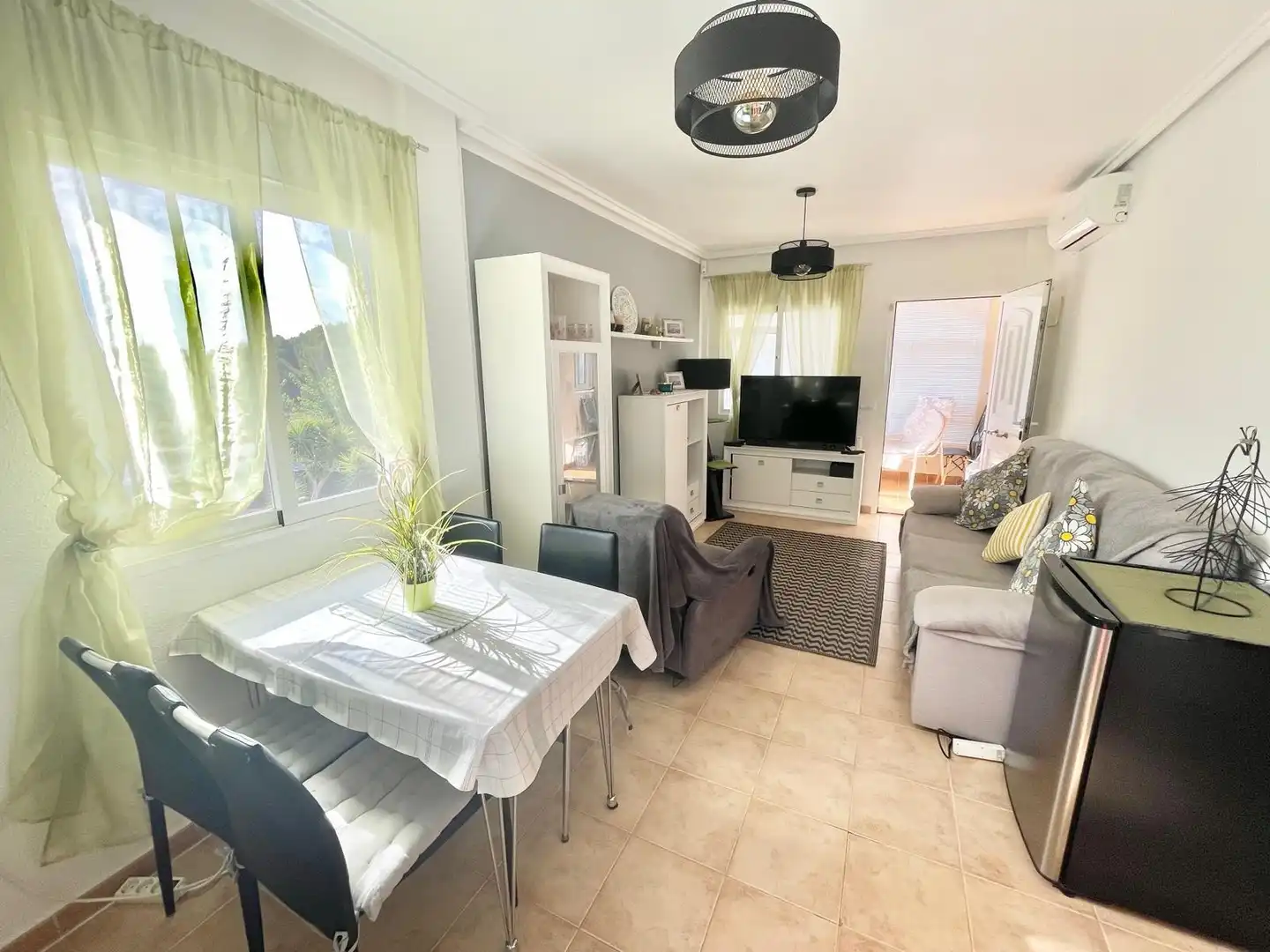 Sala de estar de Casa o chalet de alquiler en Pilar de la Horadada con Aire acondicionado, Terraza y Piscina