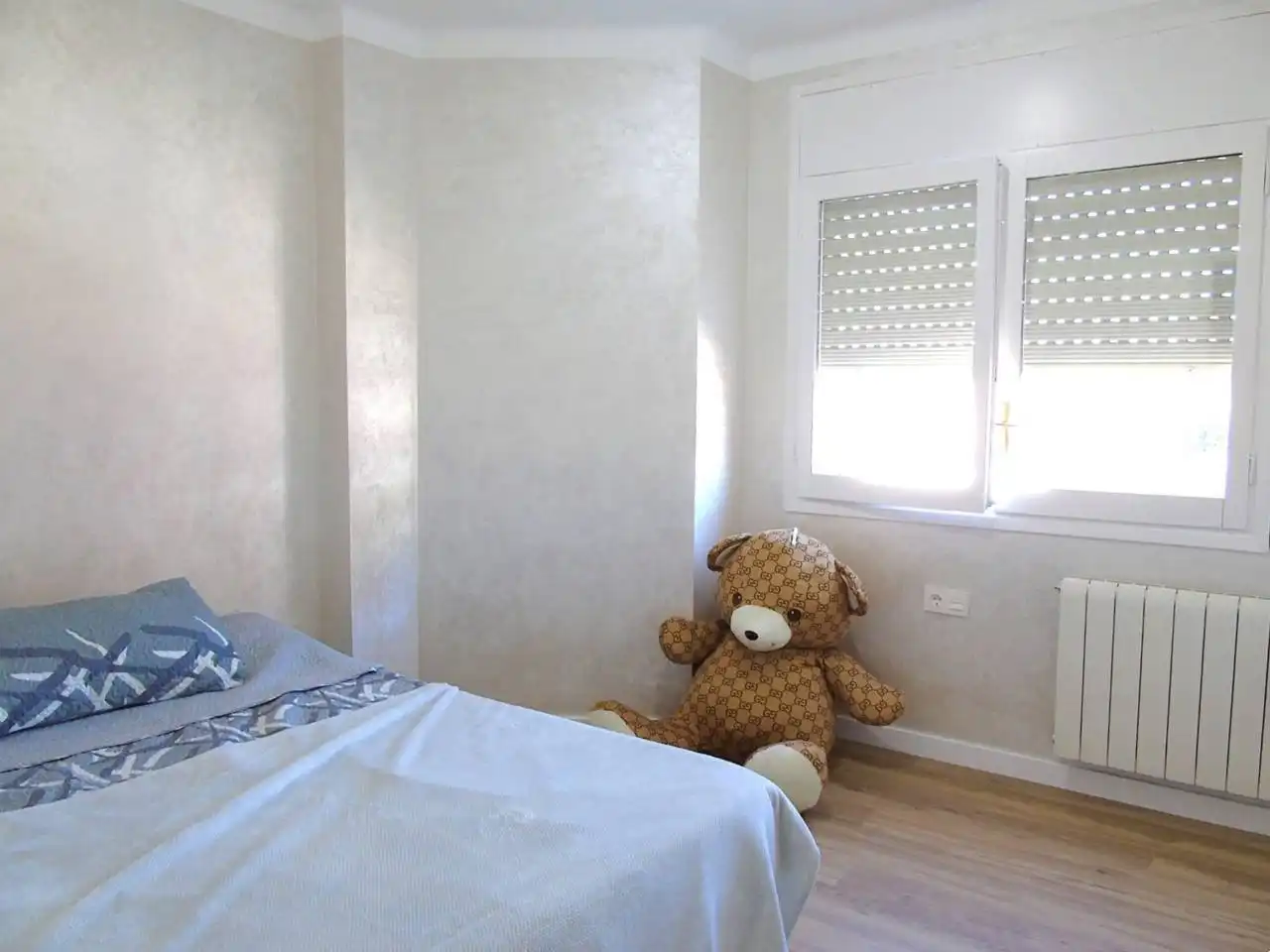 Schlafzimmer von Wohnung zum Verkauf in Roda de Ter mit Heizung und Balkon