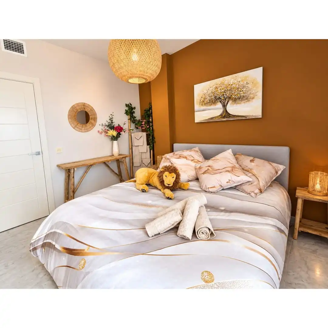 Schlafzimmer von Dachboden zum Verkauf in Estepona mit Klimaanlage, Terrasse und Schwimmbad