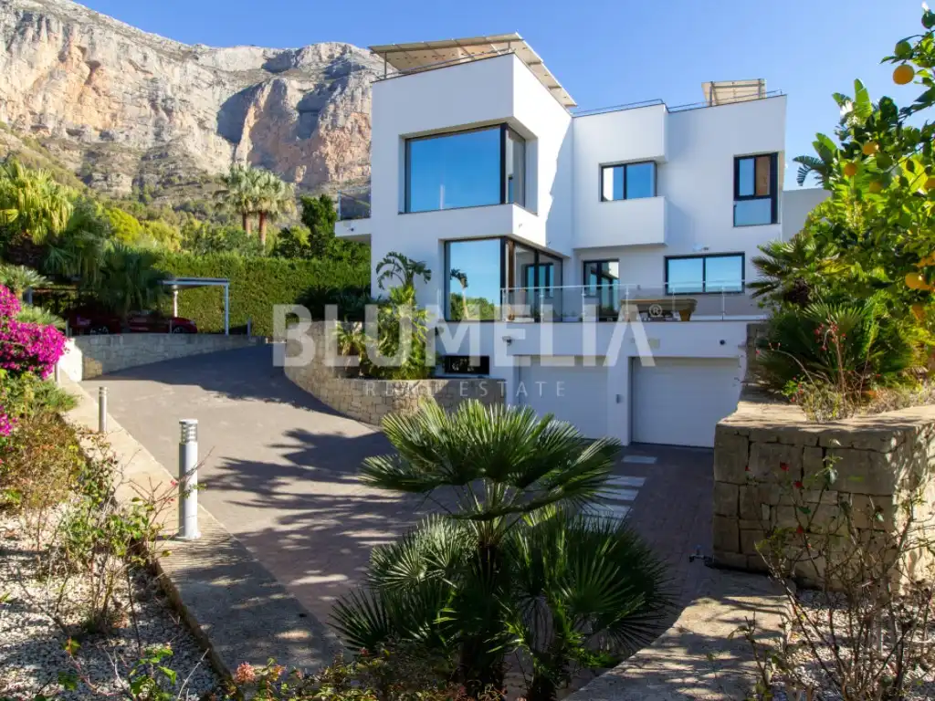 Houses for sale in Calle Tejo, Montgó - Ermita