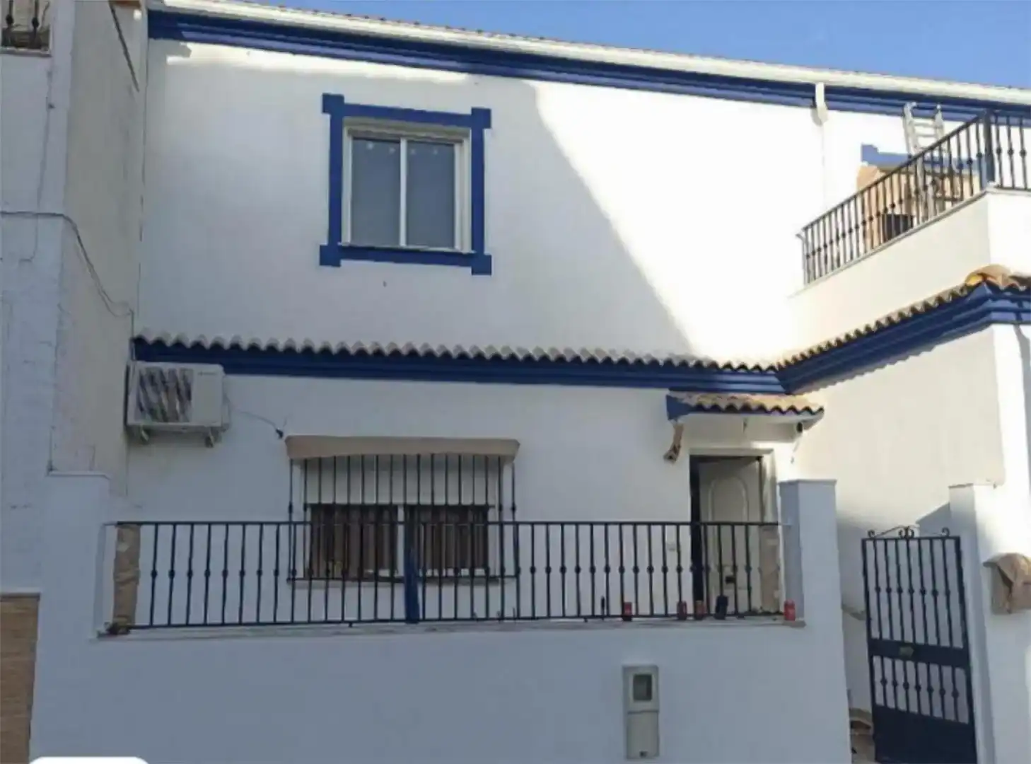 Vista exterior de Planta baixa per a compartir en Jaén