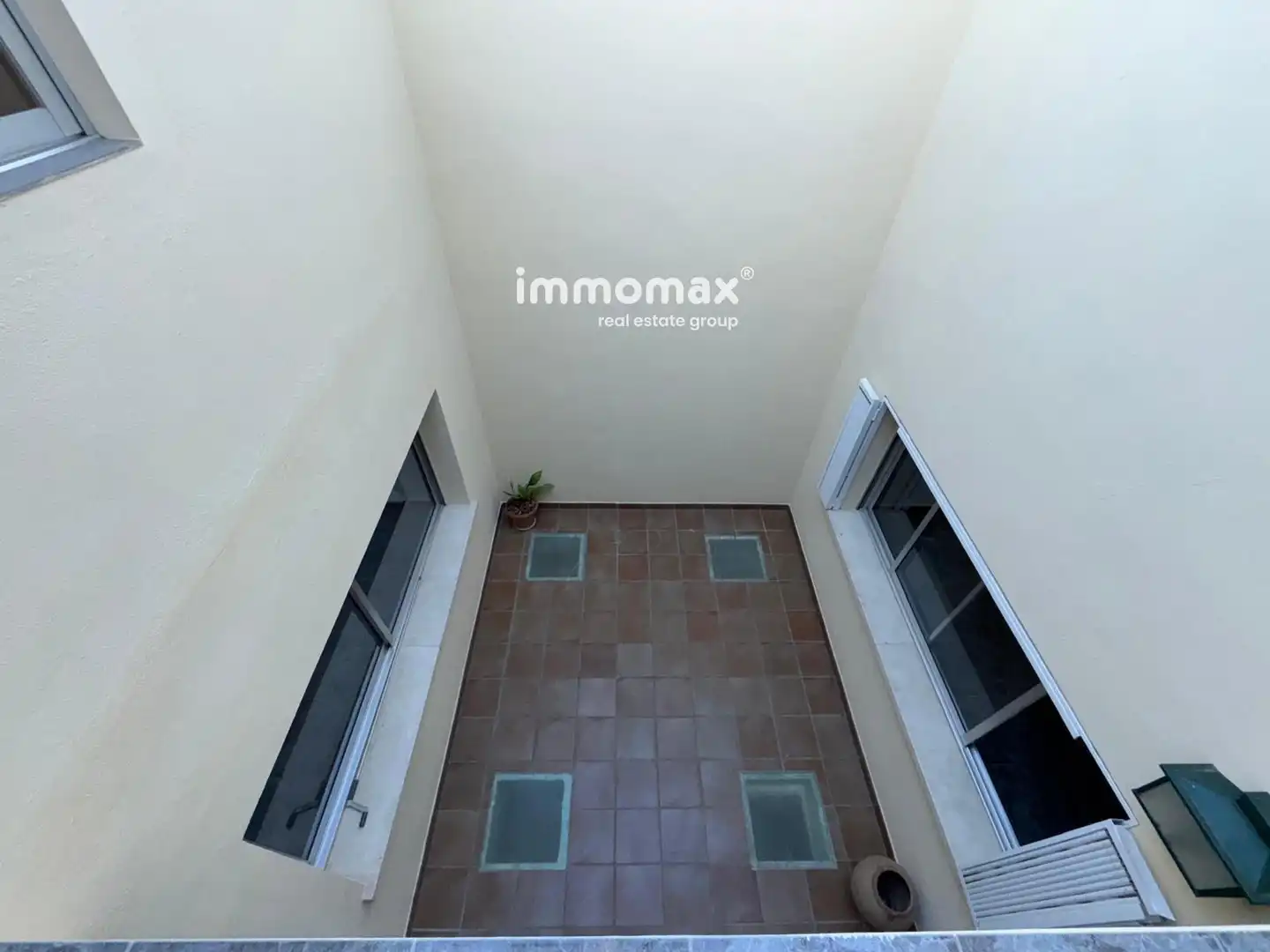Terrassa de Casa o xalet en venda en Cornellà de Llobregat amb Calefacció i Traster