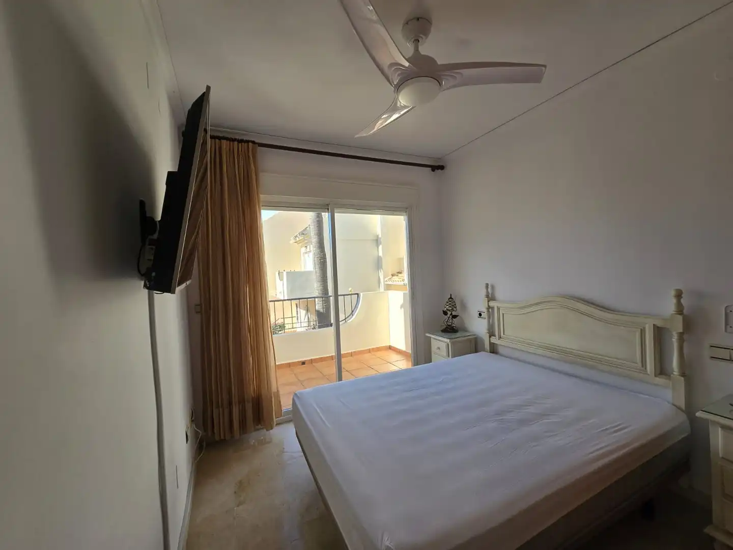 Habitación de Casa adosada en venta en Marbella con Amueblado