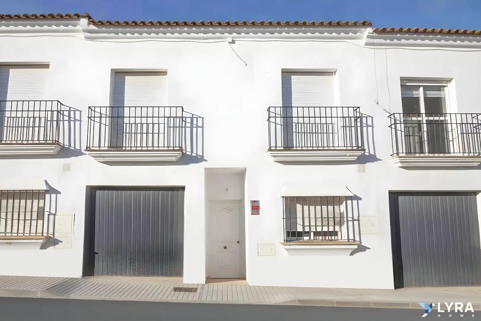 Vista exterior de Casa adosada en venta en La Palma del Condado con Terraza