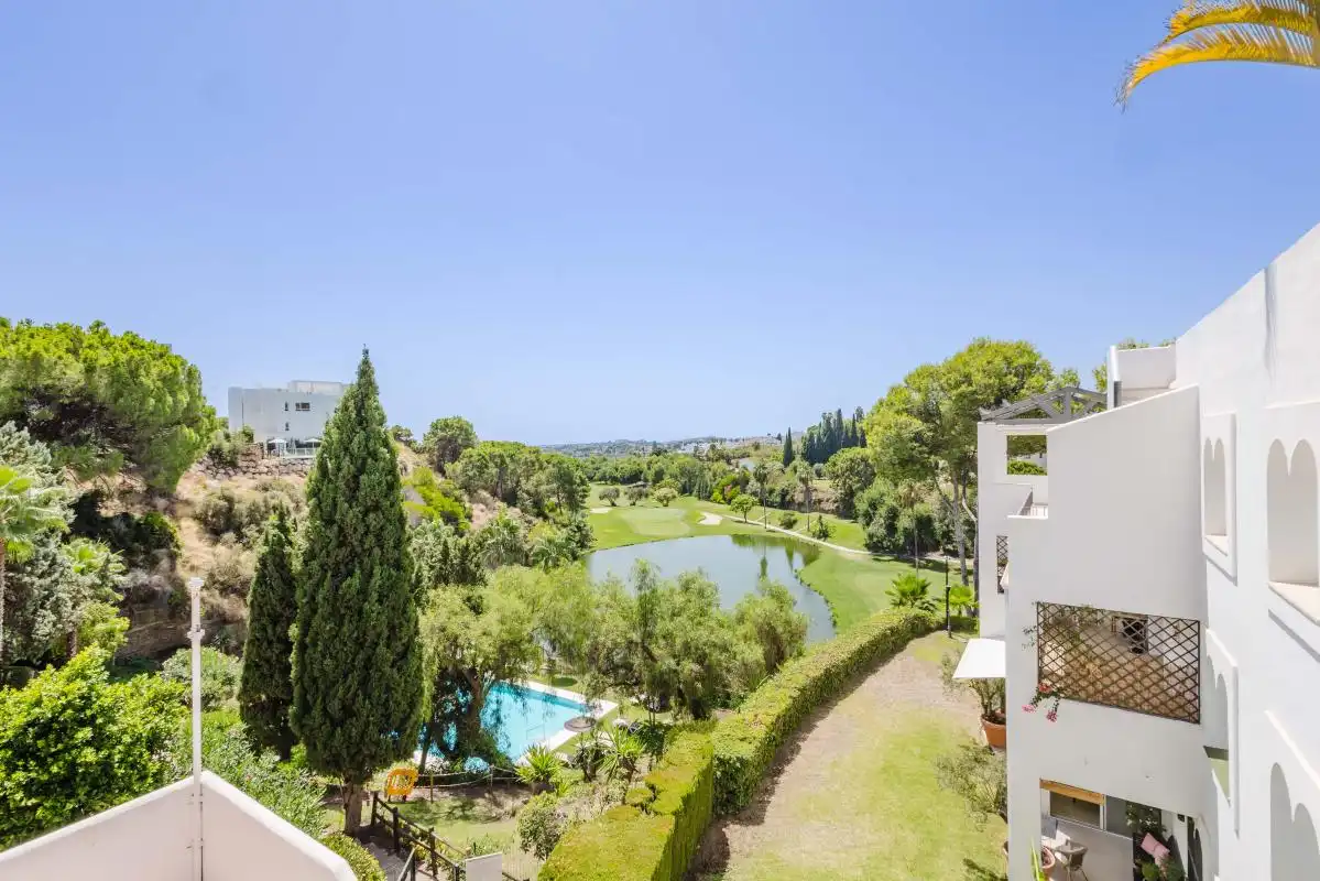 Jardí de Pis en venda en Benahavís amb Aire condicionat, Calefacció i Jardí privat