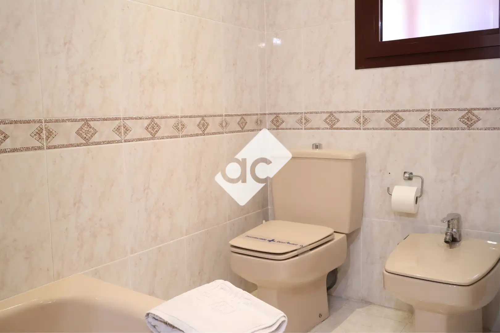 Baño de Apartamento de alquiler en Valencia con Aire acondicionado, Calefacción y Amueblado