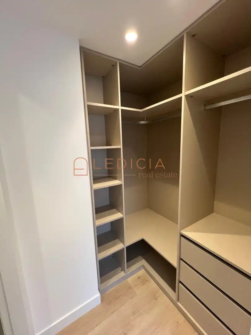 Flat with lift for sale in Sanjurjo Badía, imagen 24