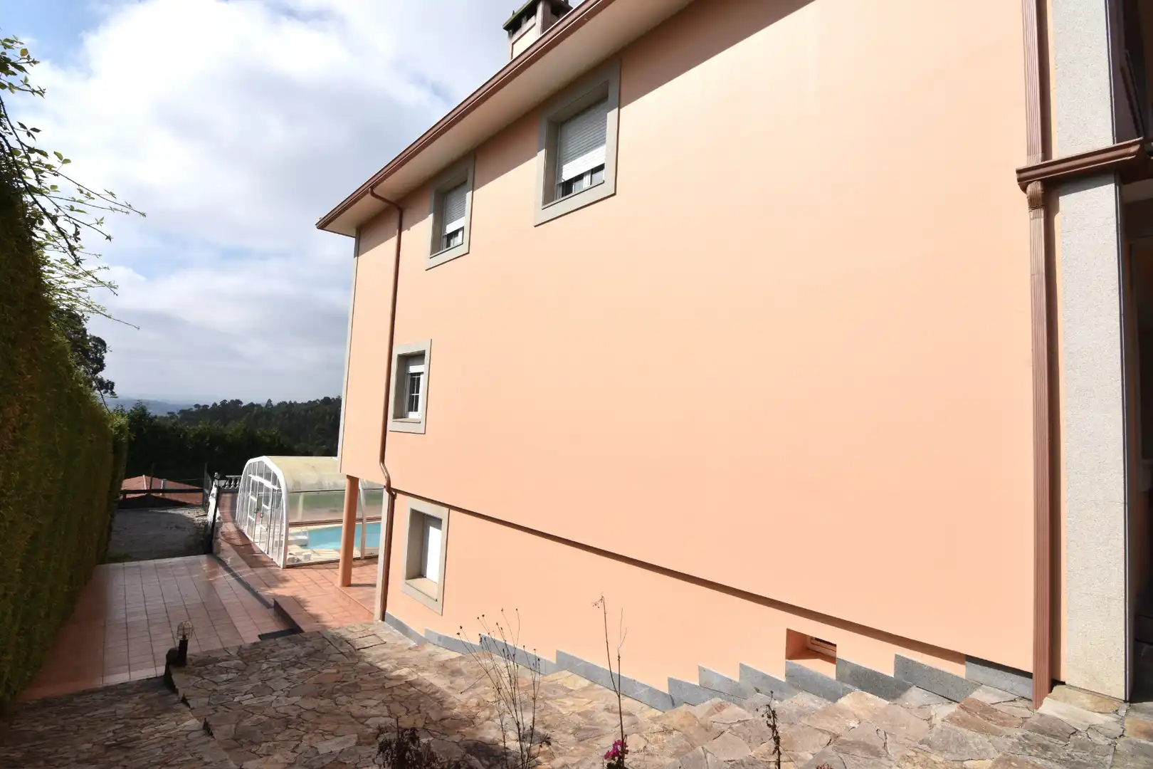 Vista exterior de Casa o chalet en venta en Bergondo con Calefacción, Jardín privado y Parquet