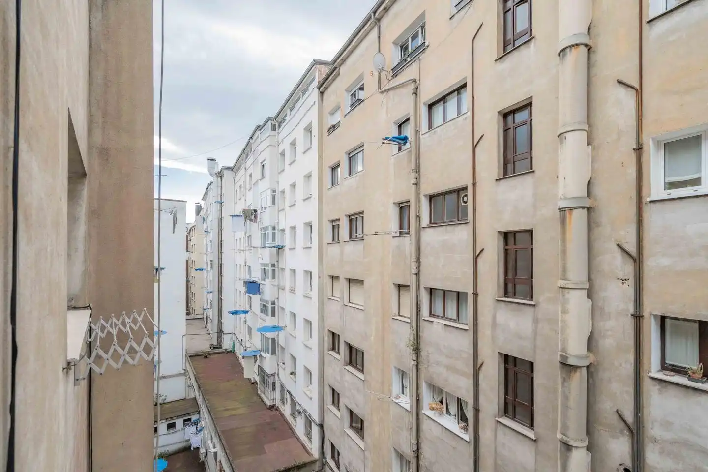 Vista exterior de Pis de lloguer en Oviedo  amb Calefacció, Moblat i Internet