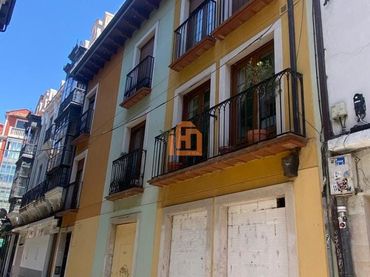 Apartament amb ascensor en venda a Calle Cardiles