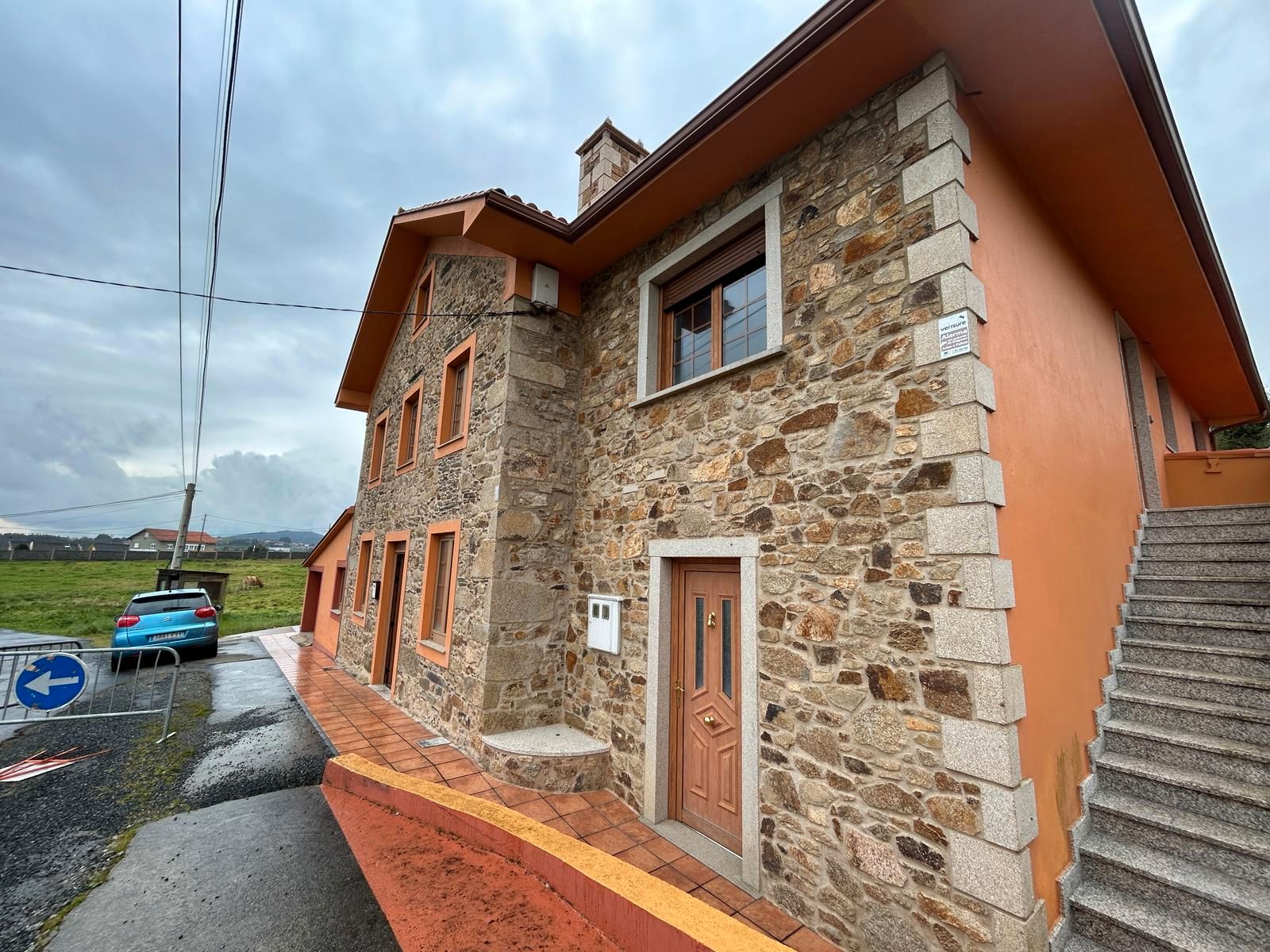 Vista exterior de Casa o xalet en venda en Valdoviño amb Jardí privat, Parquet i Terrassa