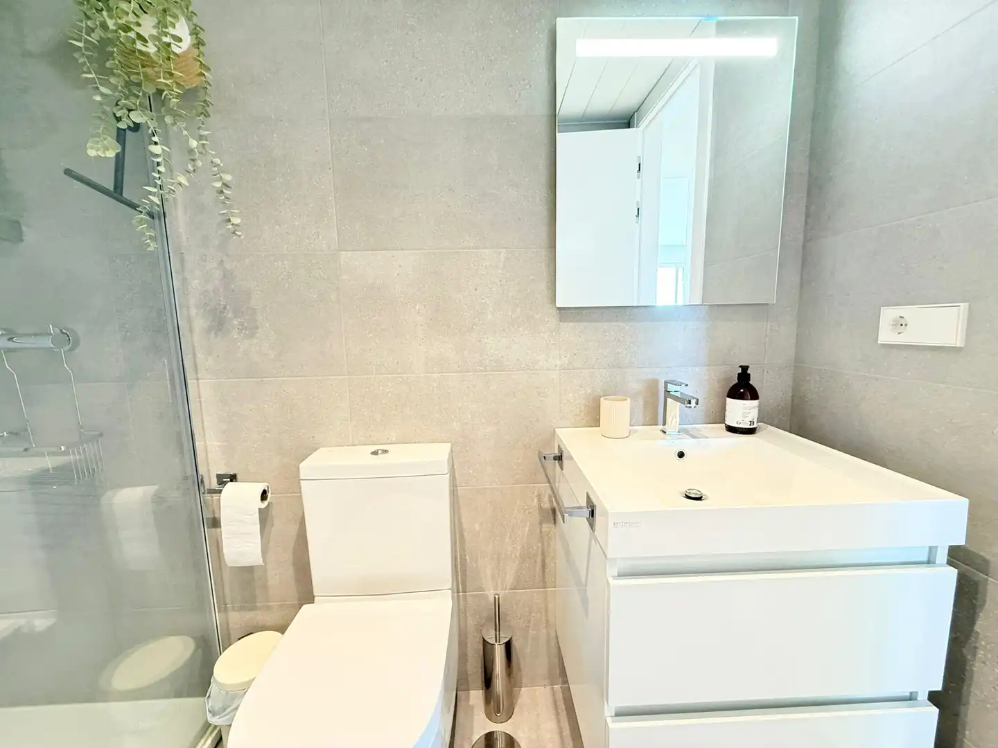 Baño de Ático en venta en Vélez-Málaga con Aire acondicionado, Trastero y Piscina