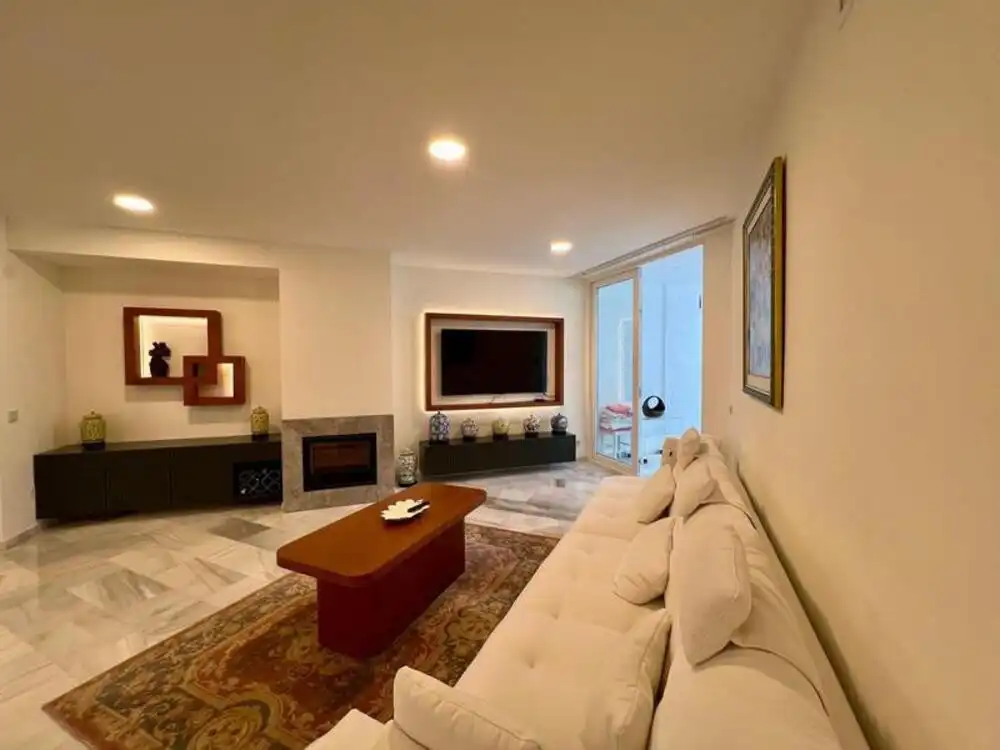 Sala d'estar de Planta baixa de lloguer en Marbella amb Aire condicionat, Terrassa i Traster