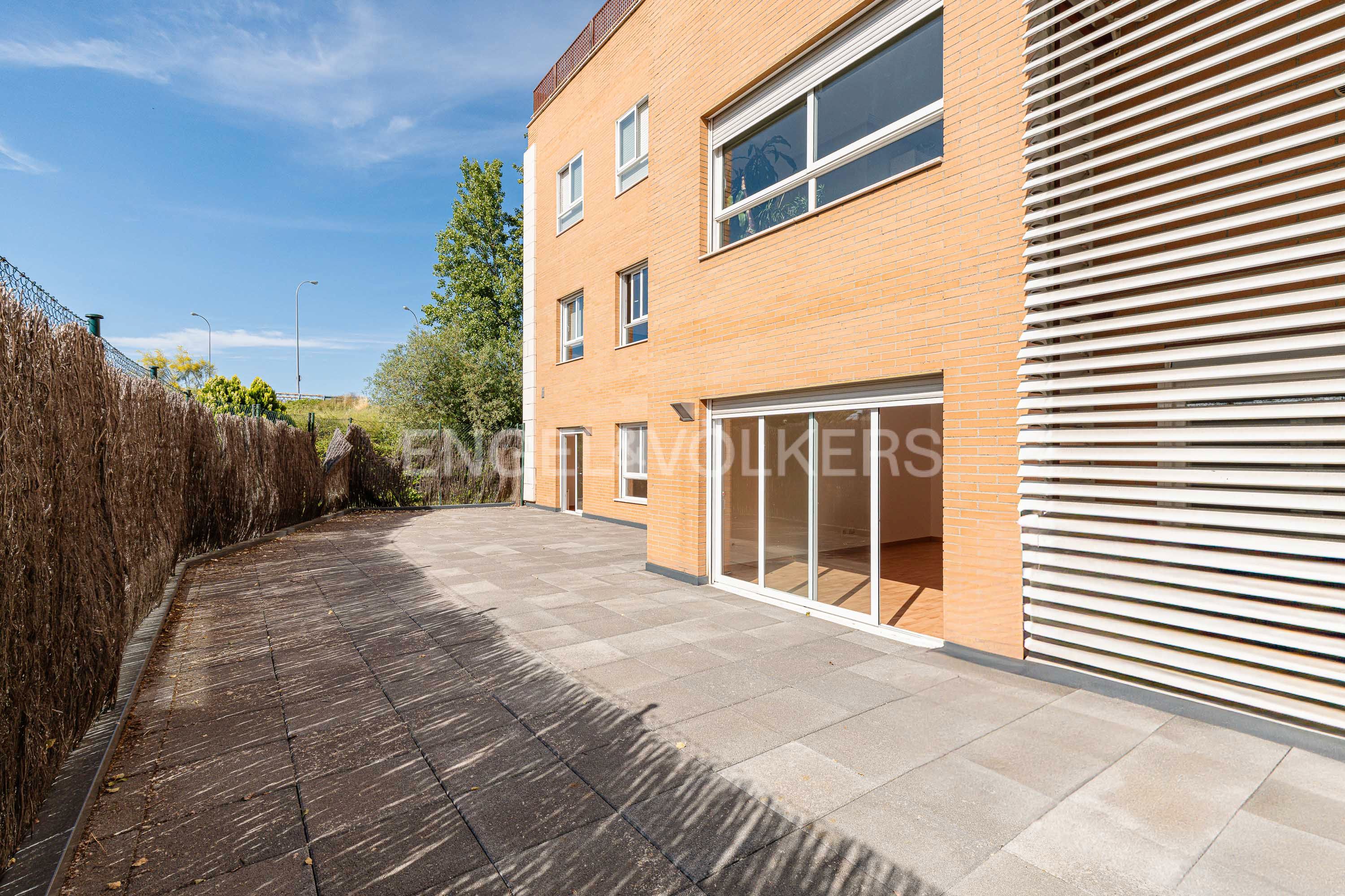 Terrace of Apartment to rent in  Madrid Capital  with Air Conditioner, Heating and Private garden