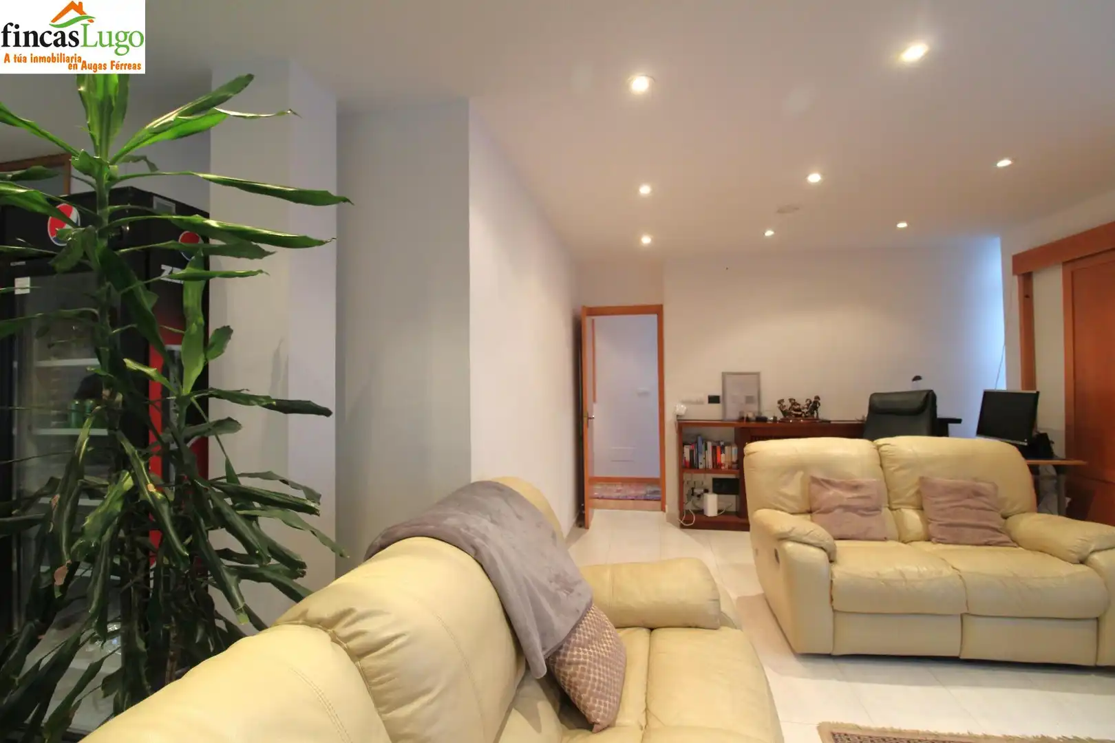 Sala de estar de Casa o chalet en venta en Guntín con Calefacción, Jardín privado y Terraza