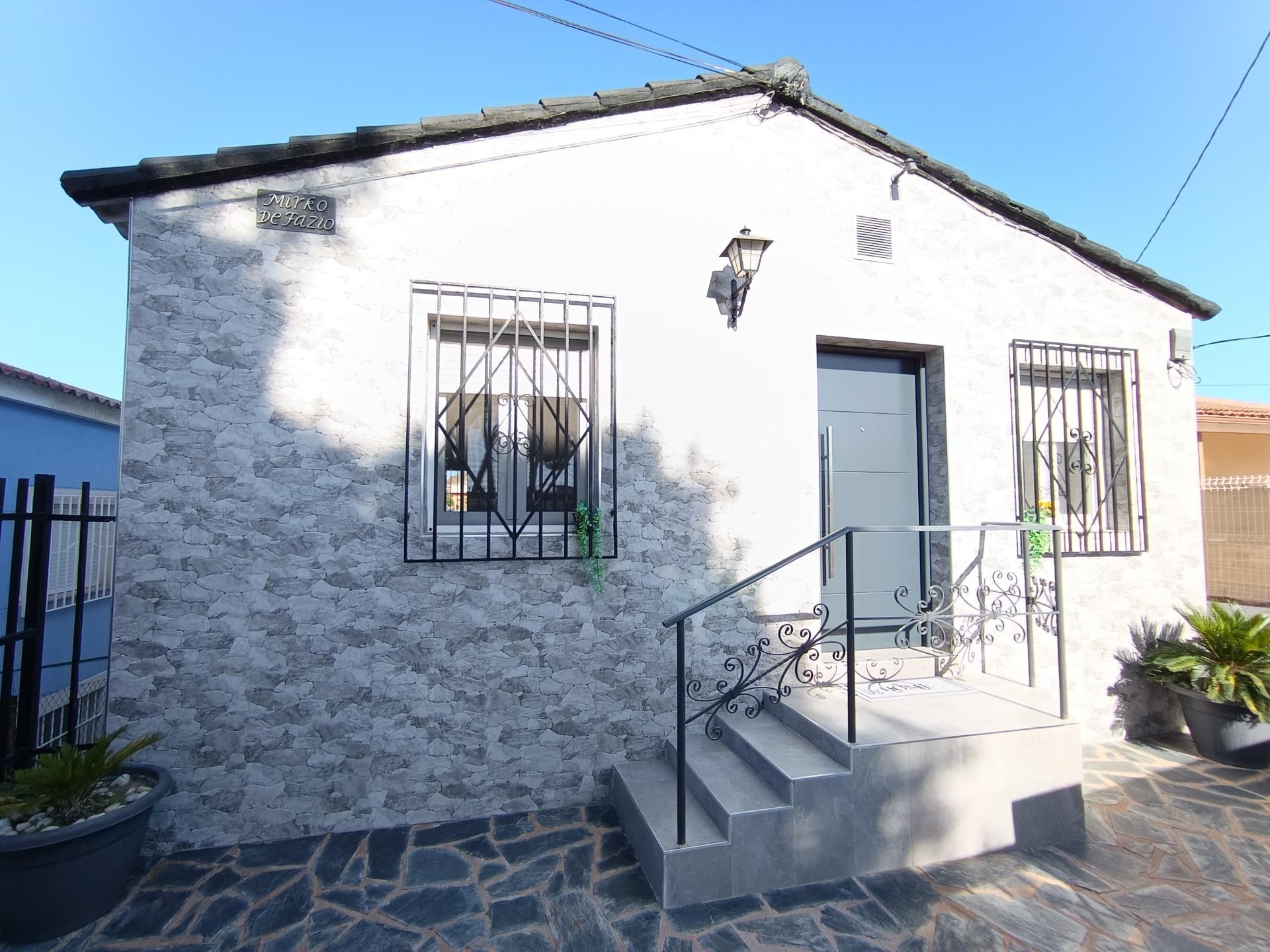 Vista exterior de Casa o xalet en venda en Molina de Segura amb Aire condicionat, Calefacció i Jardí privat
