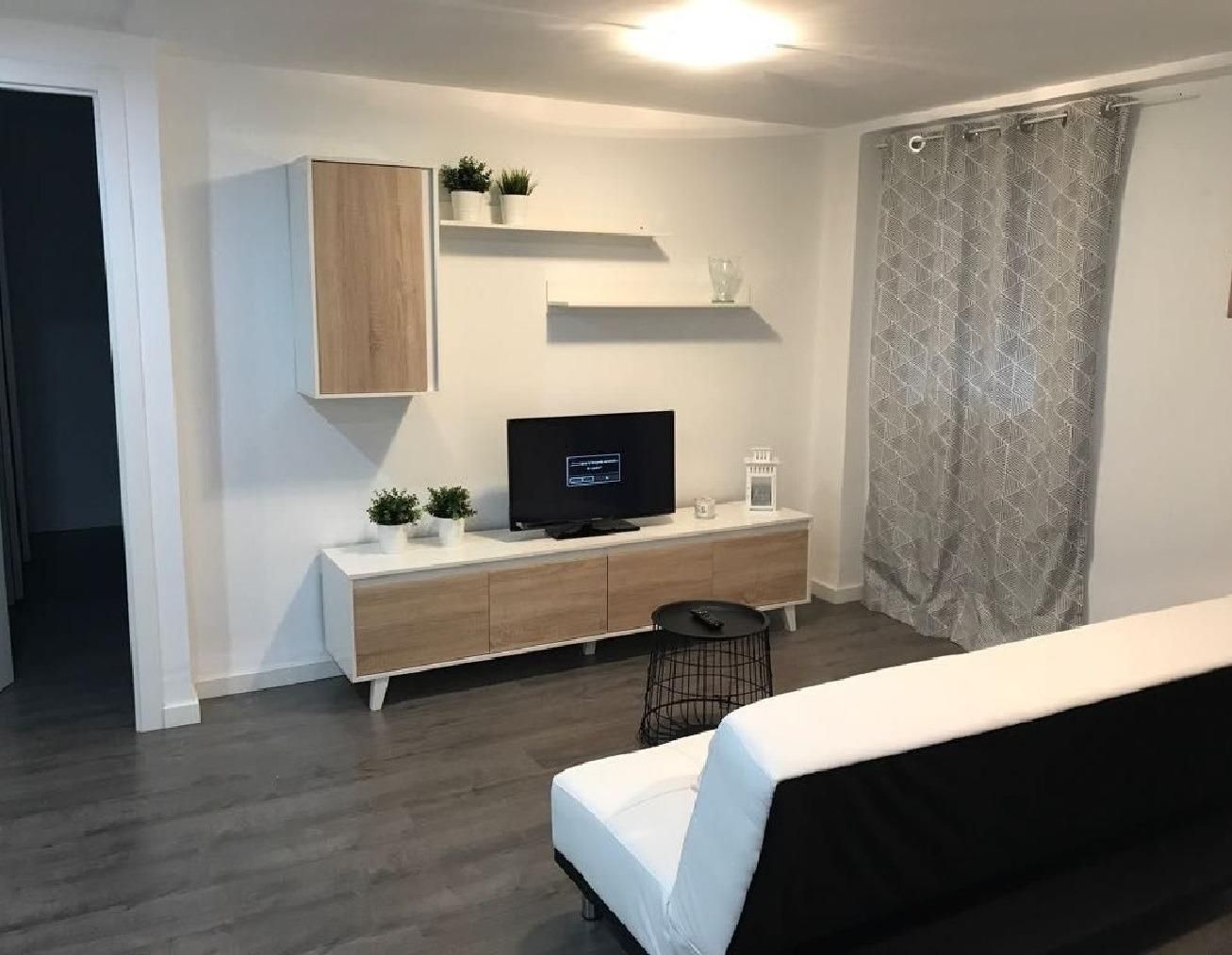 Sala de estar de Piso de alquiler en Torrelavega  con Aire acondicionado, Calefacción y Trastero