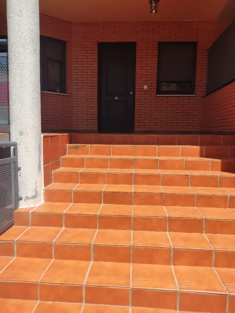 Jardí de Casa adosada en venda en Seseña amb Calefacció, Terrassa i Moblat