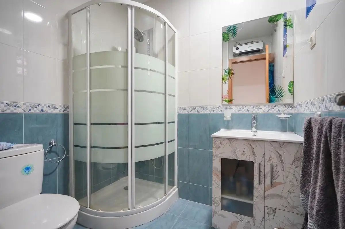Baño de Casa adosada en venta en Villalbilla con Aire acondicionado, Calefacción y Terraza