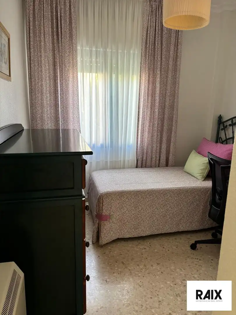 Habitación de Casa o chalet en venta en Algeciras con Calefacción, Terraza y Trastero