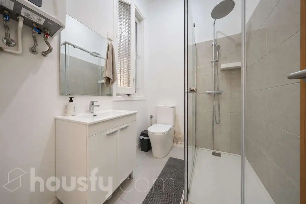 Bathroom of Ground floor for sale in Madrid  with Heating and Furnished