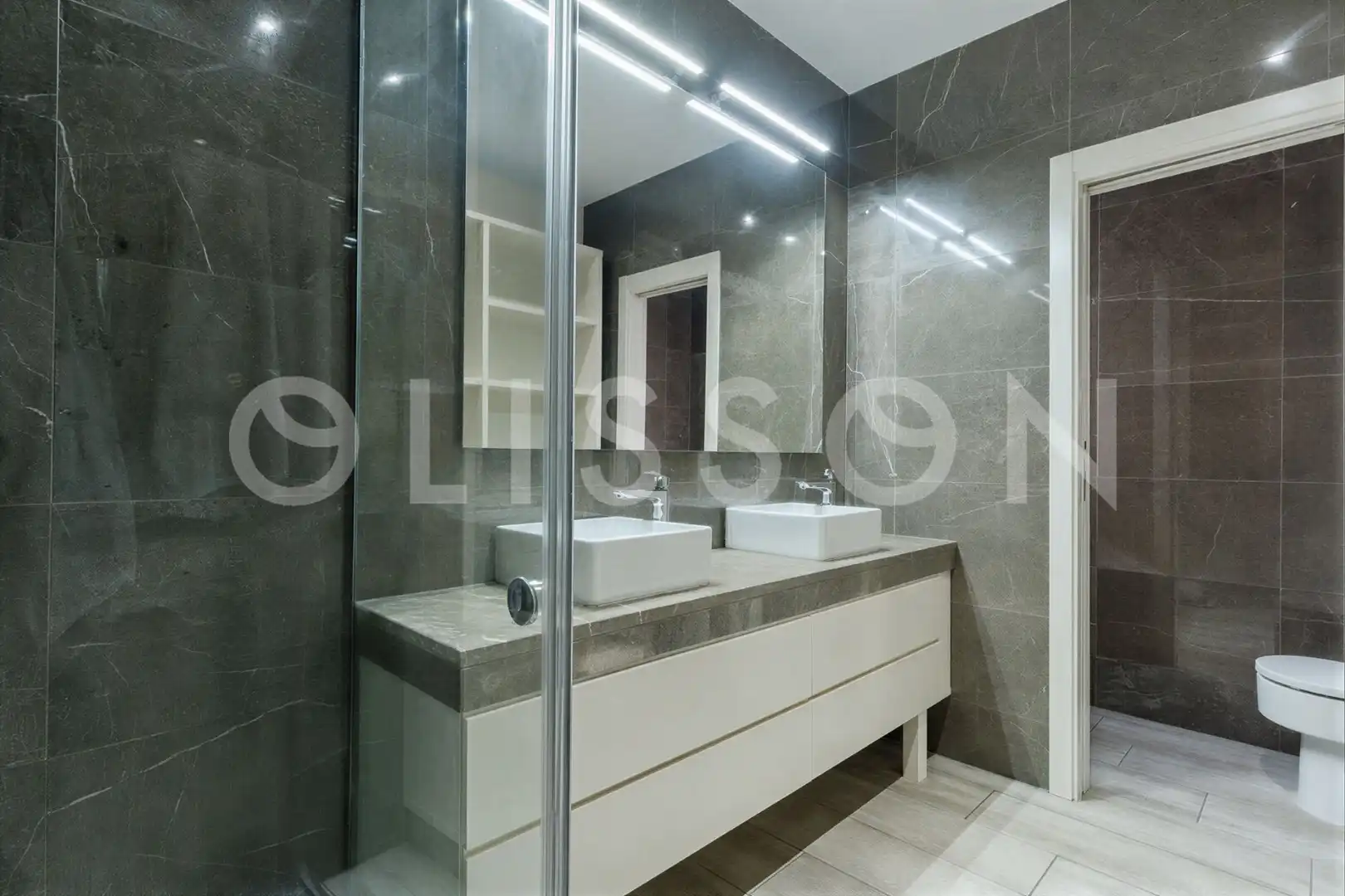 Bathroom of Detached homes for sale in Madrid  with Air Conditioner, Heating and Private garden