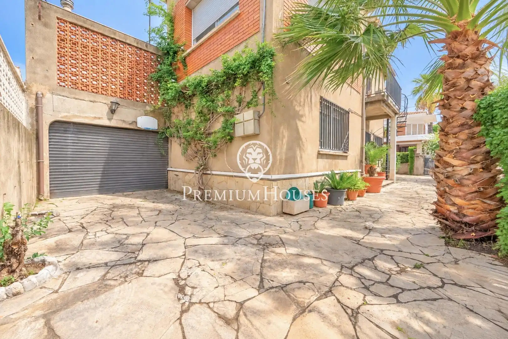 Casa amb jardí en venda a Passeig Maragall