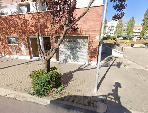 Local comercial en Venta en carrer CECLAVIN 
Es:B Pl:LC Pt:
 CANOVELLES (BAR en Canovelles