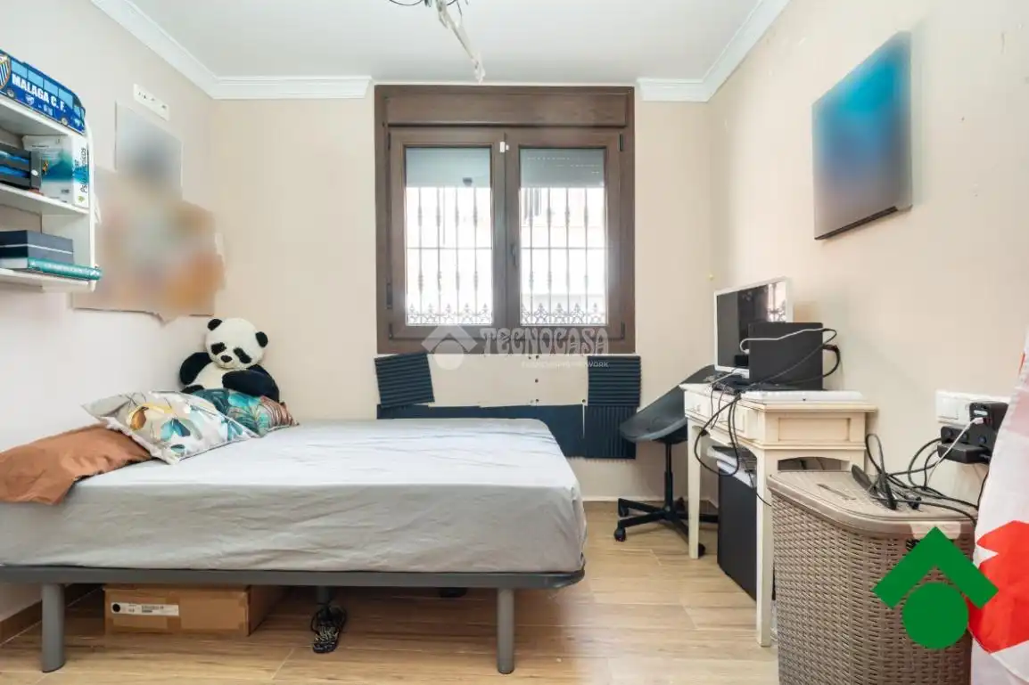Dormitori de Casa adosada en venda en Cártama amb Alarma