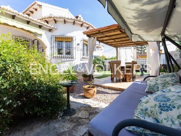 Casa amb jardí en venda a Els Poblets