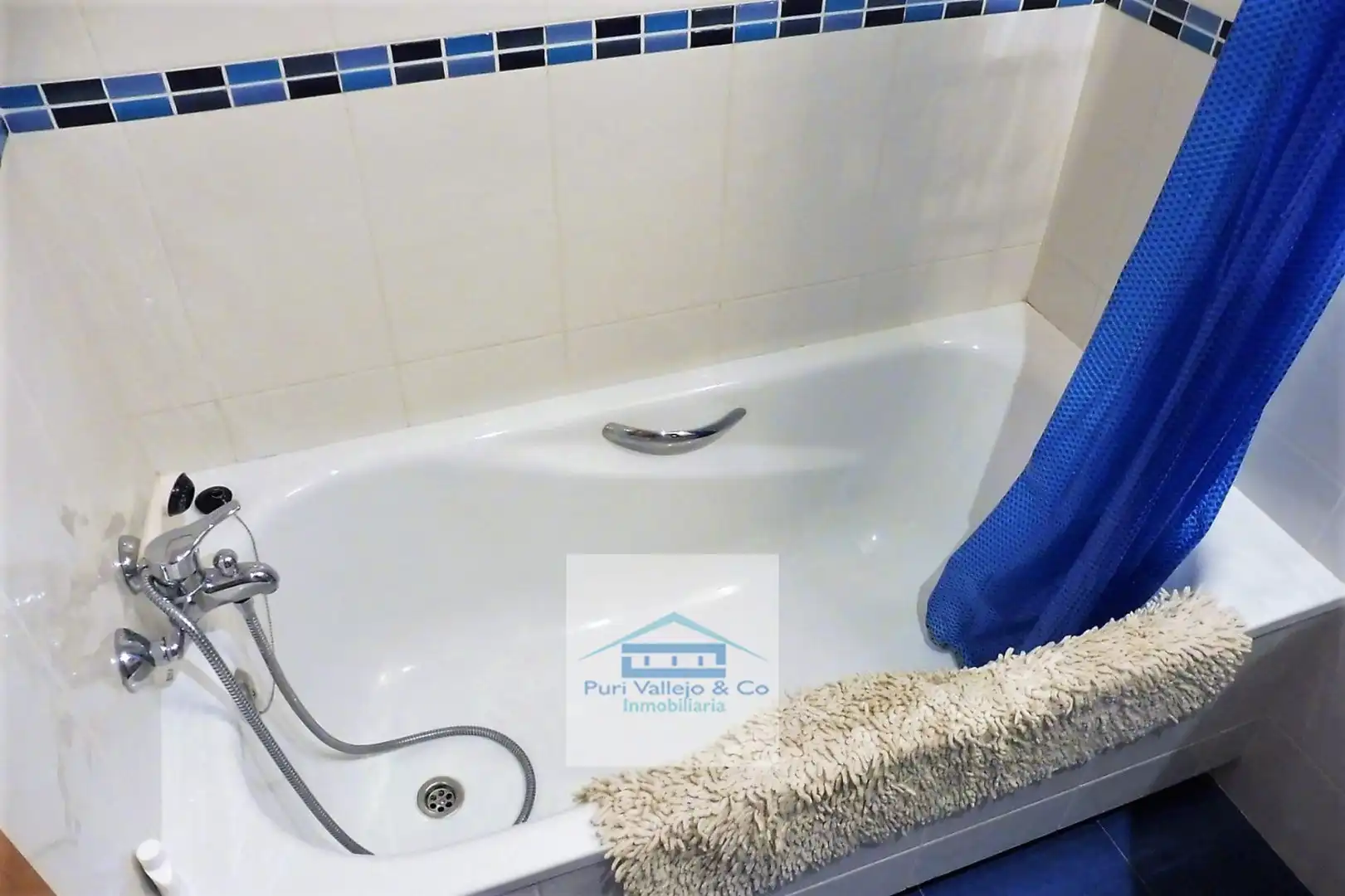 Baño de Piso en venta en Córdoba con Aire acondicionado, Trastero y Amueblado