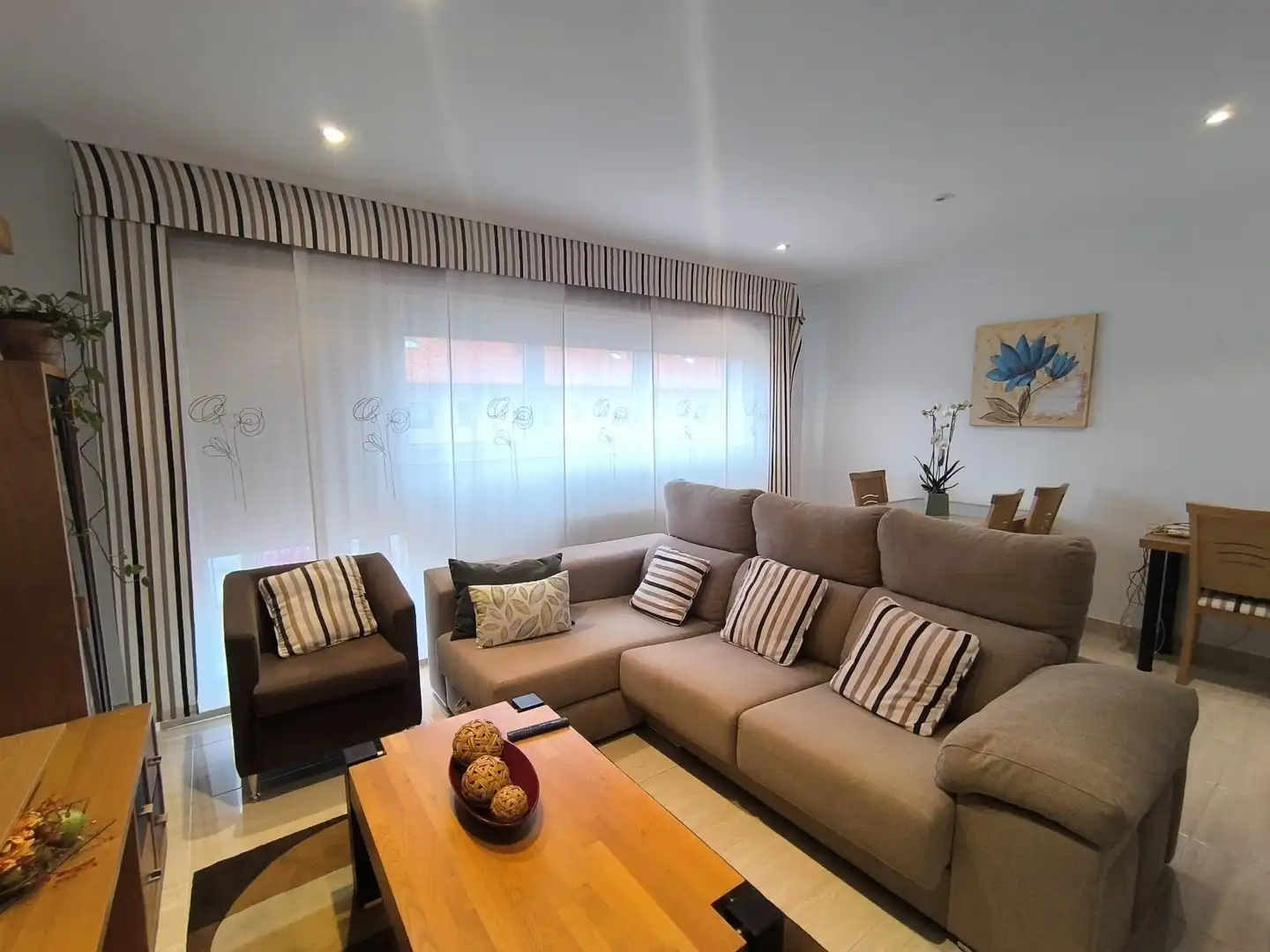 Wohnzimmer von Einfamilien-Reihenhaus zum Verkauf in Santiago de Compostela  mit Heizung, Privatgarten und Terrasse
