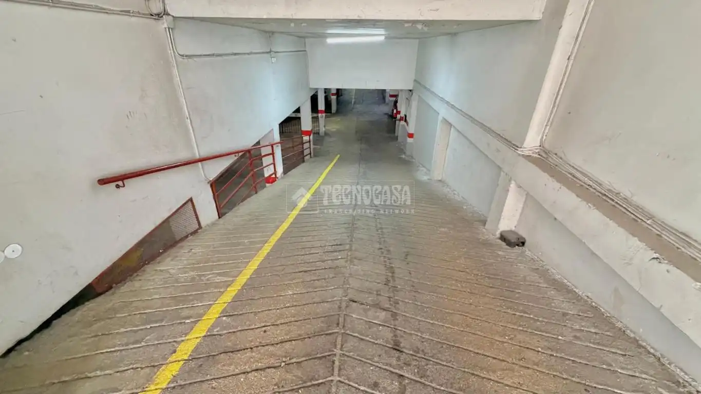 Aparcament en venda a Casco Histórico, imagen 2