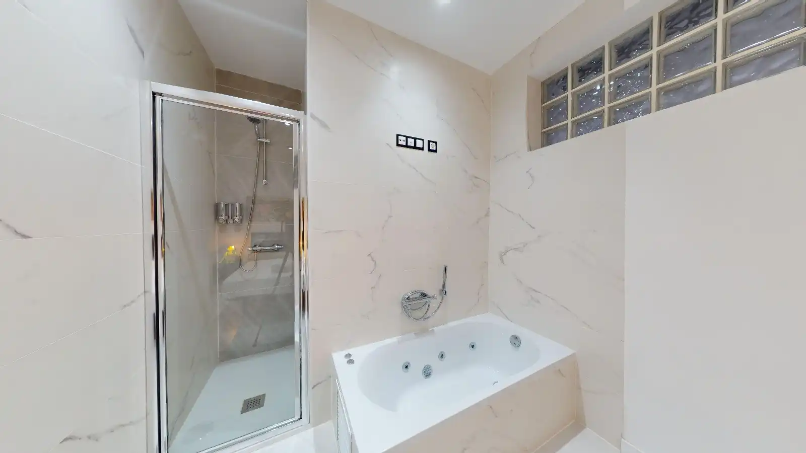Baño de Apartamento en venta en Algarrobo con Aire acondicionado