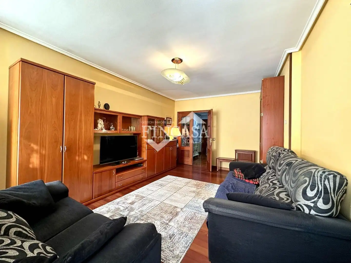 Sala de estar de Piso en venta en Colindres con Calefacción, Parquet y Terraza