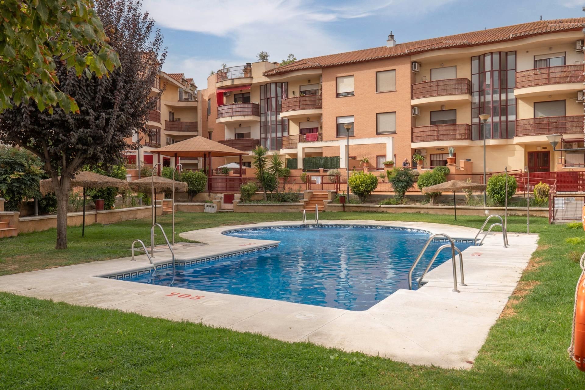 Piscina de Pis en venda en Alhendín amb Aire condicionat, Calefacció i Terrassa