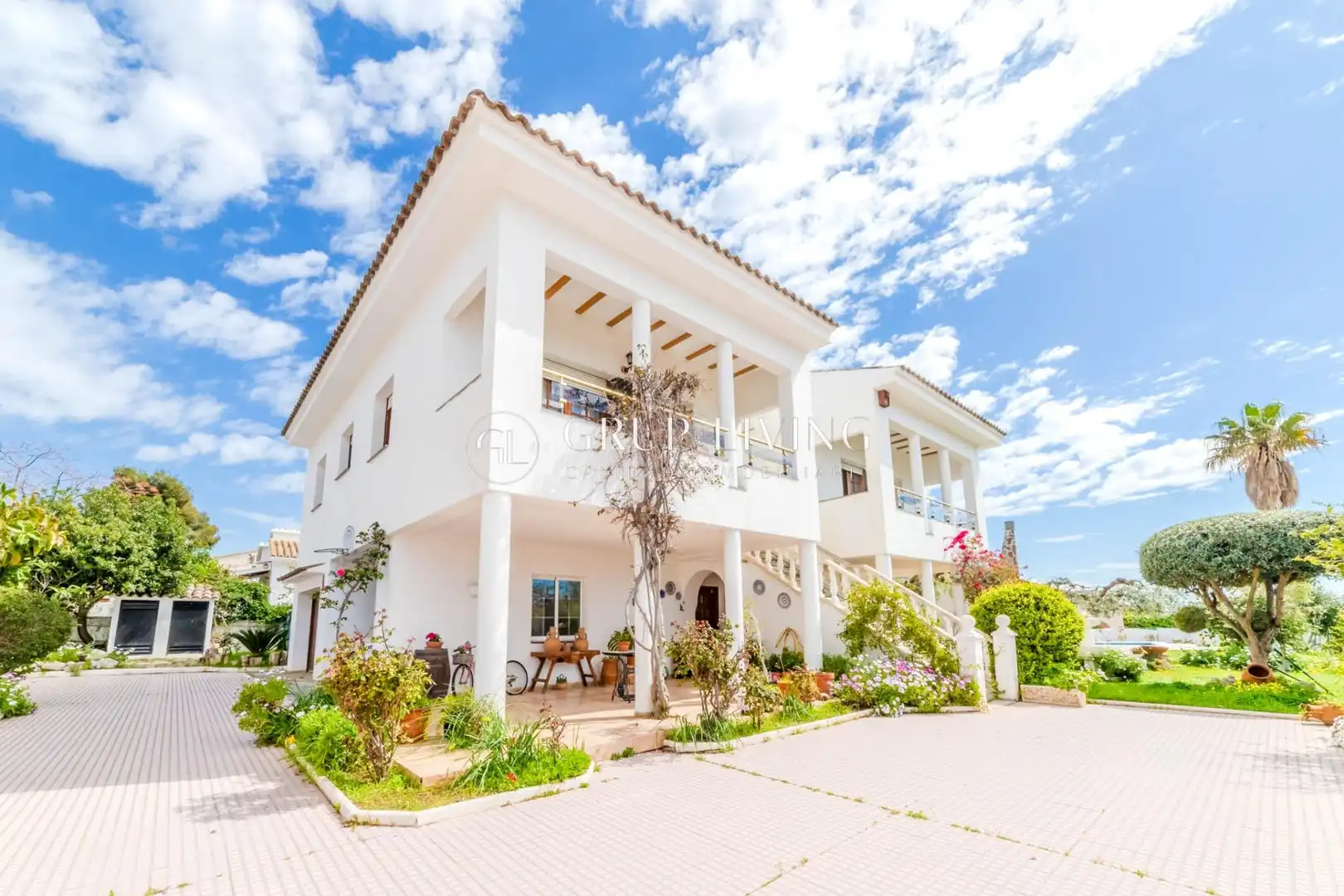 Vista exterior de Casa o chalet en venta en Vilanova i la Geltrú con Calefacción, Jardín privado y Terraza