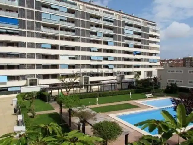 Garage for rent in Manuel de Falla, Nou Campanar