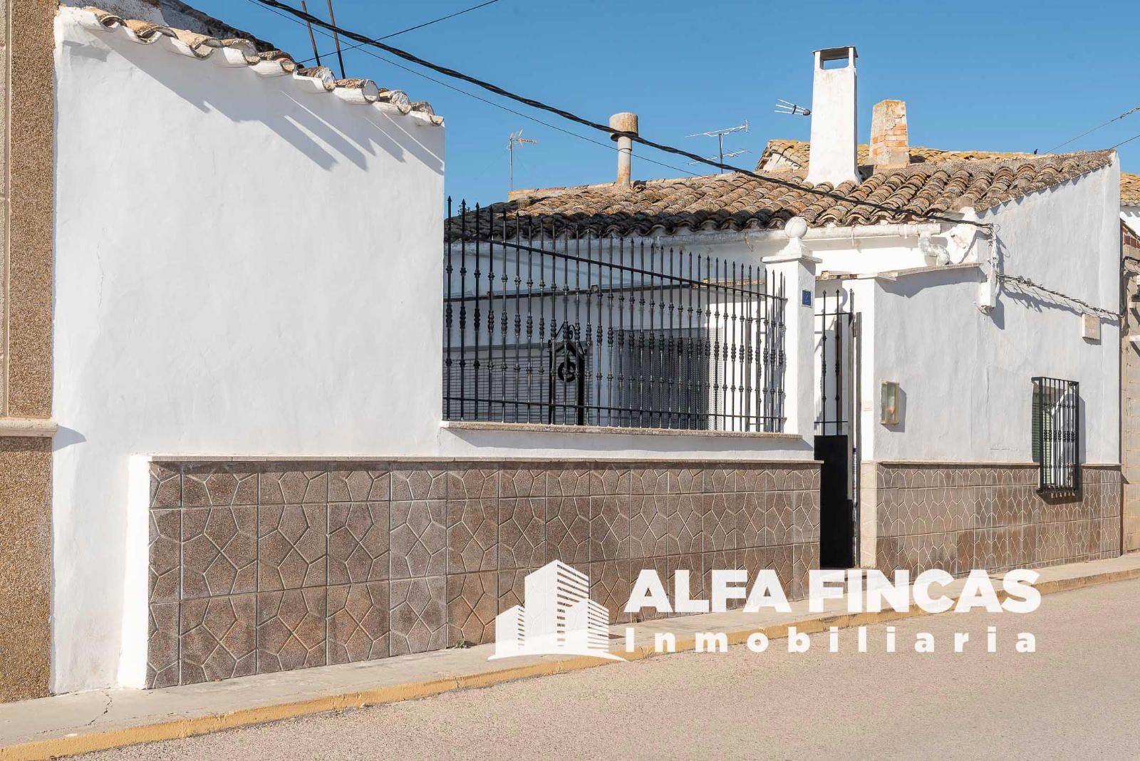 Vista exterior de Casa o xalet en venda en Vara de Rey amb Jardí privat i Traster