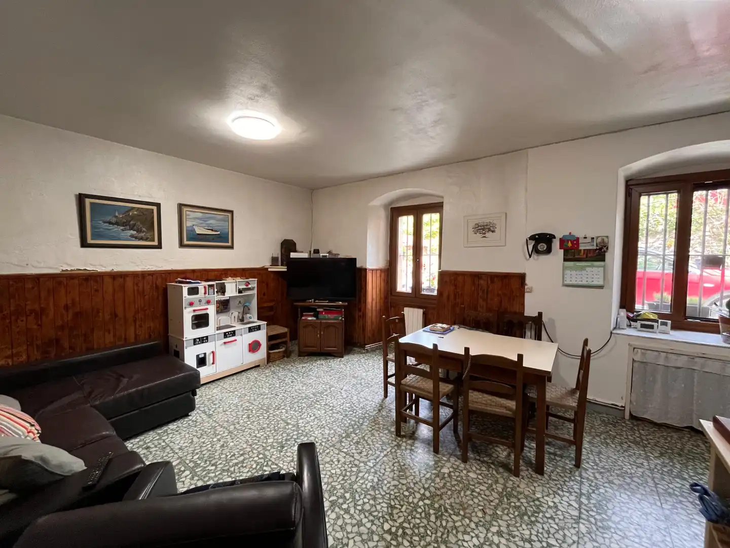 Sala d'estar de Finca rústica en venda en Elorrio amb Jardí privat, Terrassa i Moblat