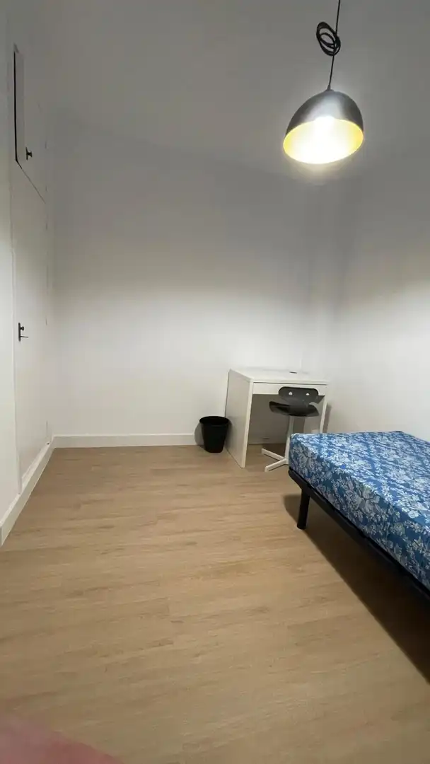 Habitación de Piso de alquiler en Málaga con Aire acondicionado, Terraza y Amueblado