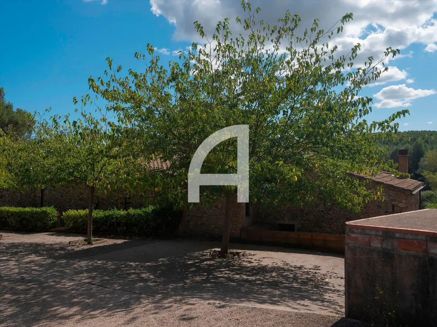 Jardín de Finca rústica en venta en Sant Miquel de Fluvià con Calefacción, Piscina y Amueblado