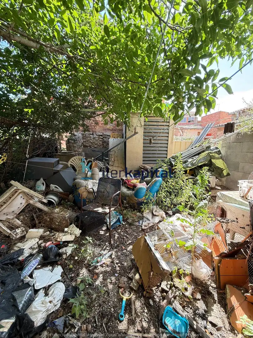 Country homes for sale in Castelló de Farfanya  with Private garden and Storage room