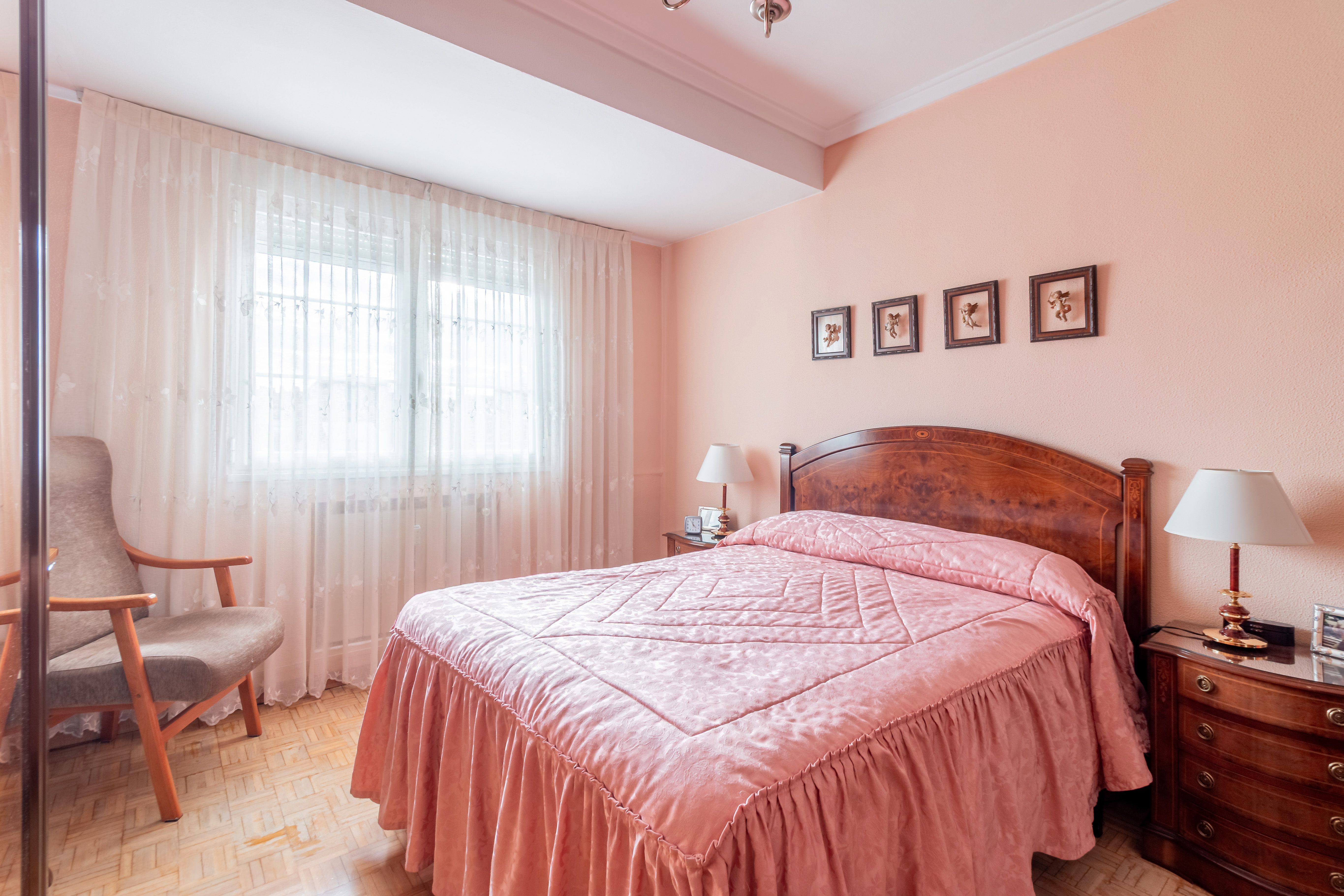 Bedroom of Flat for sale in  Madrid Capital  with Heating