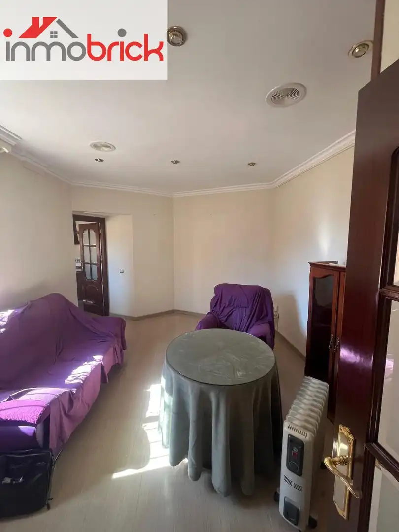 Sala de estar de Casa o chalet en venta en Lucena con Calefacción, Terraza y Piscina