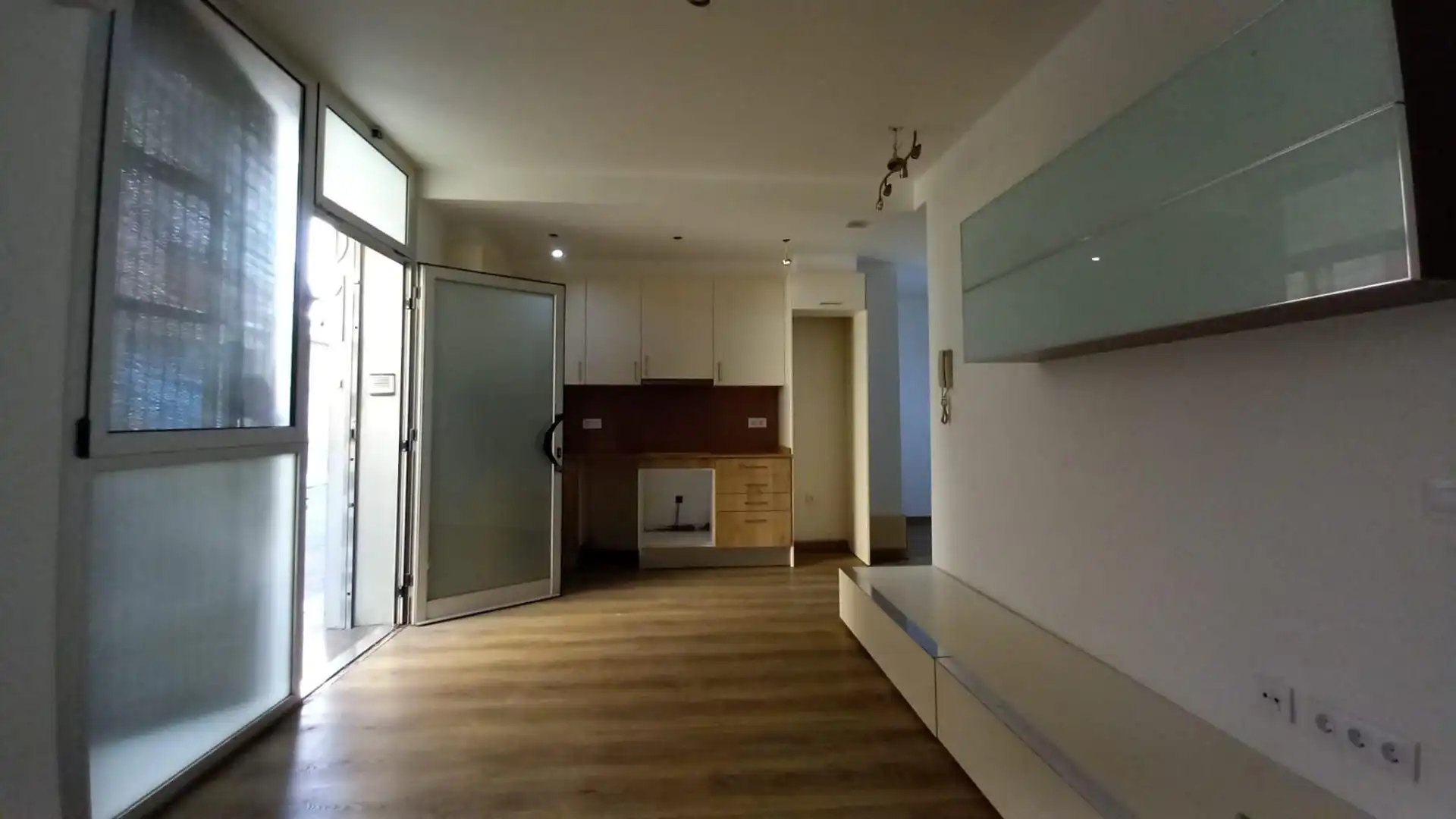 Ground floor for sale in Vilanova i la Geltrú  with Air Conditioner and Alarm