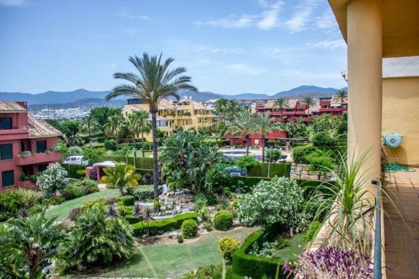 Jardí de Dúplex en venda en Estepona amb Aire condicionat, Jardí privat i Terrassa