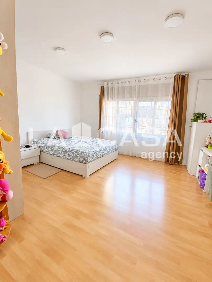 Schlafzimmer von Wohnung zum Verkauf in Artigues - Llefià