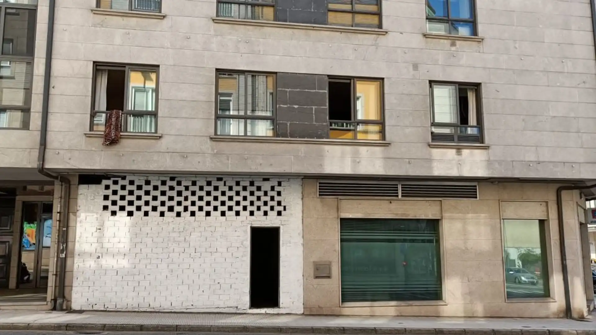 Vista exterior de Local de alquiler en Pontevedra Capital 