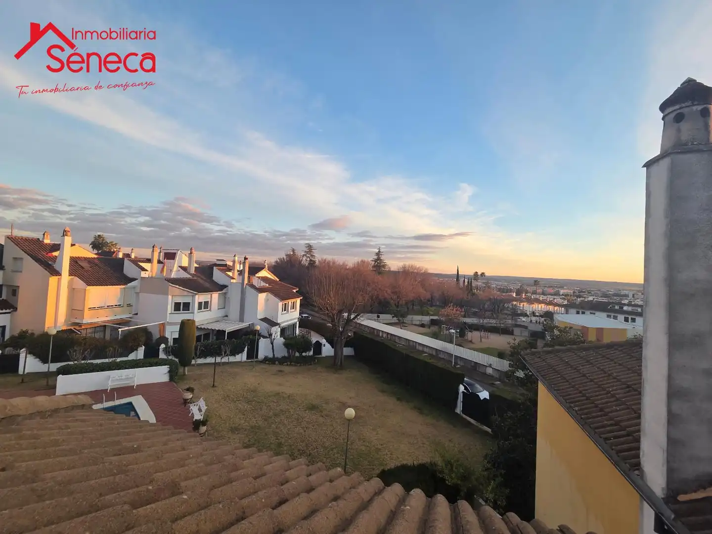 Vista exterior de Casa adosada en venta en Córdoba con Aire acondicionado, Calefacción y Terraza